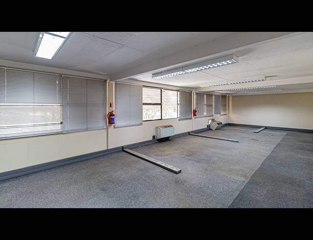 236M² OFFICE TO LET IN FERNDALE
